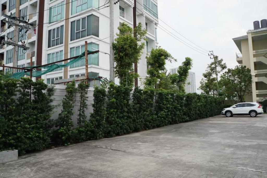 The One Residence Hotel Bangkok Exterior foto